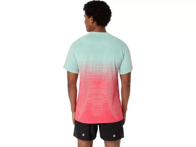 MEN’S SEAMLESS SHORT SLEEVE TOP MEN’S SEAMLESS SHORT SLEEVE TOP