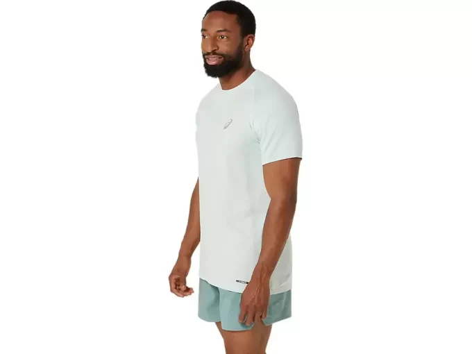 MEN’S SEAMLESS SHORT SLEEVE TOP MEN’S SEAMLESS SHORT SLEEVE TOP