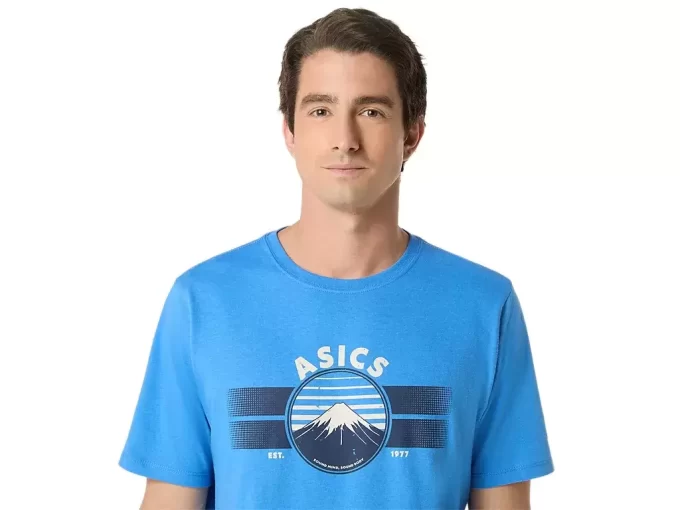 UNISEX ASICS EST 1977 MOUNTAIN TEE