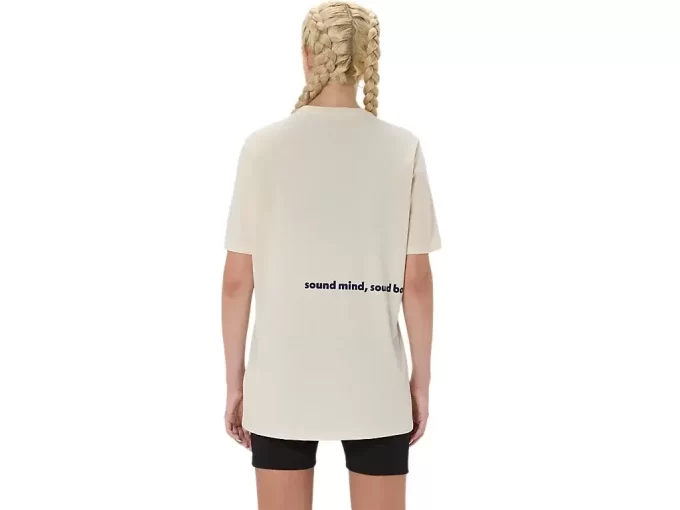 UNISEX ASICS RUN OUTSIDE CLUB SHORT SLEEVE TEE UNISEX ASICS RUN OUTSIDE CLUB SHORT SLEEVE TEE