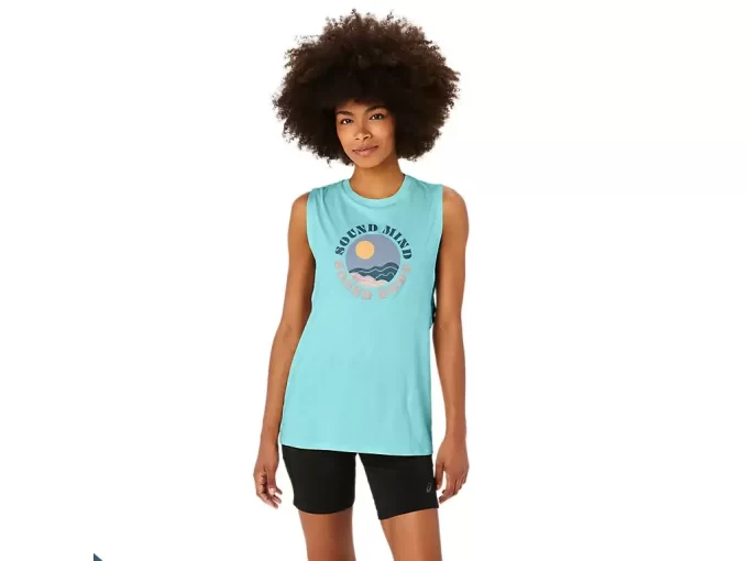 WOMEN’S ASICS SUN IN THE SKY SLOGAN MUSCLE TEE WOMEN’S ASICS SUN IN THE SKY SLOGAN MUSCLE TEE