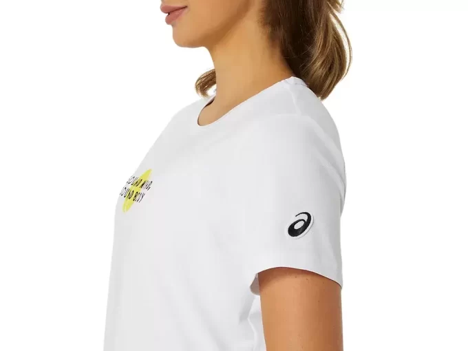 WOMEN’S CLASSIC GRAPHIC TEE