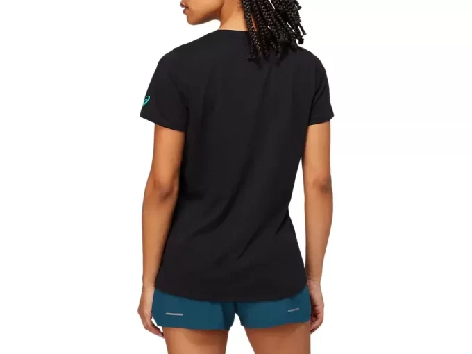 WOMEN’S SHORT SLEEVE EST 1977 V-NECK TEE WOMEN’S SHORT SLEEVE EST 1977 V-NECK TEE