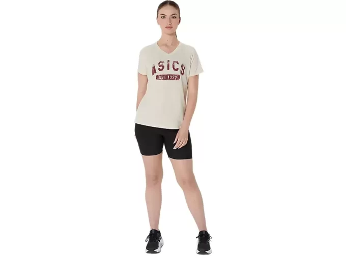 WOMEN’S SHORT SLEEVE EST 1977 V-NECK TEE WOMEN’S SHORT SLEEVE EST 1977 V-NECK TEE