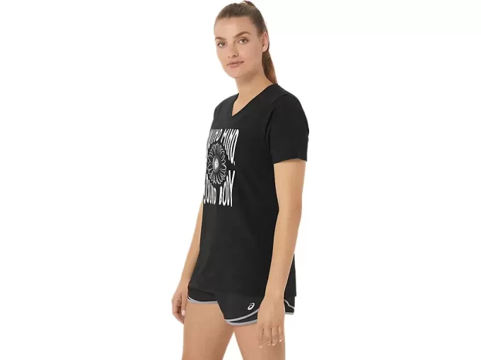 WOMEN’S SUNFLOWER SLOGAN V-NECK WOMEN’S SUNFLOWER SLOGAN V-NECK
