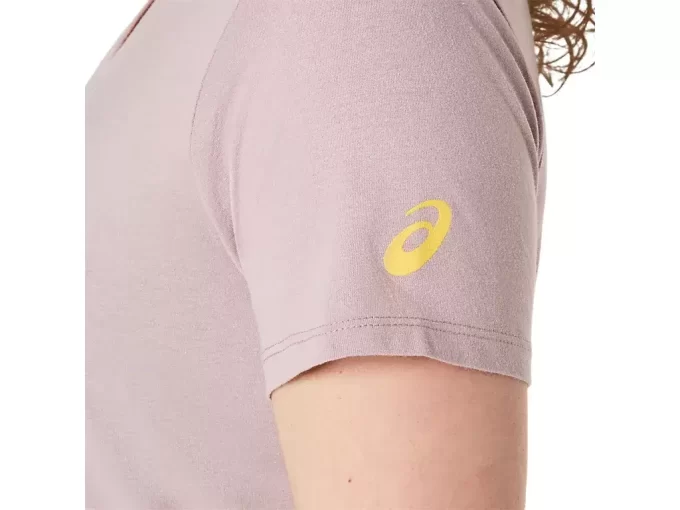 WOMEN’S SUNFLOWER SLOGAN V-NECK
